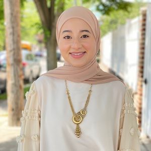 Meet your Posher, Dina